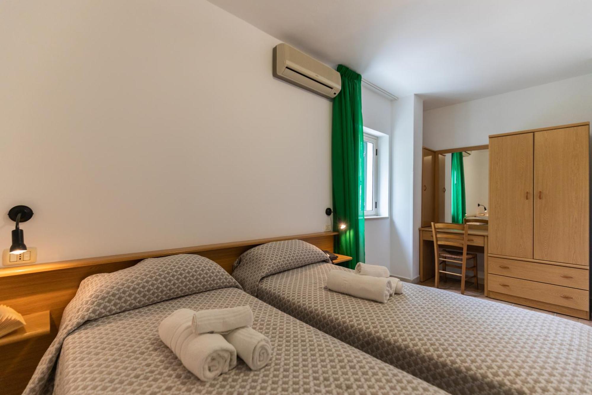Hotel Marinella Капо Ватикано Екстериор снимка