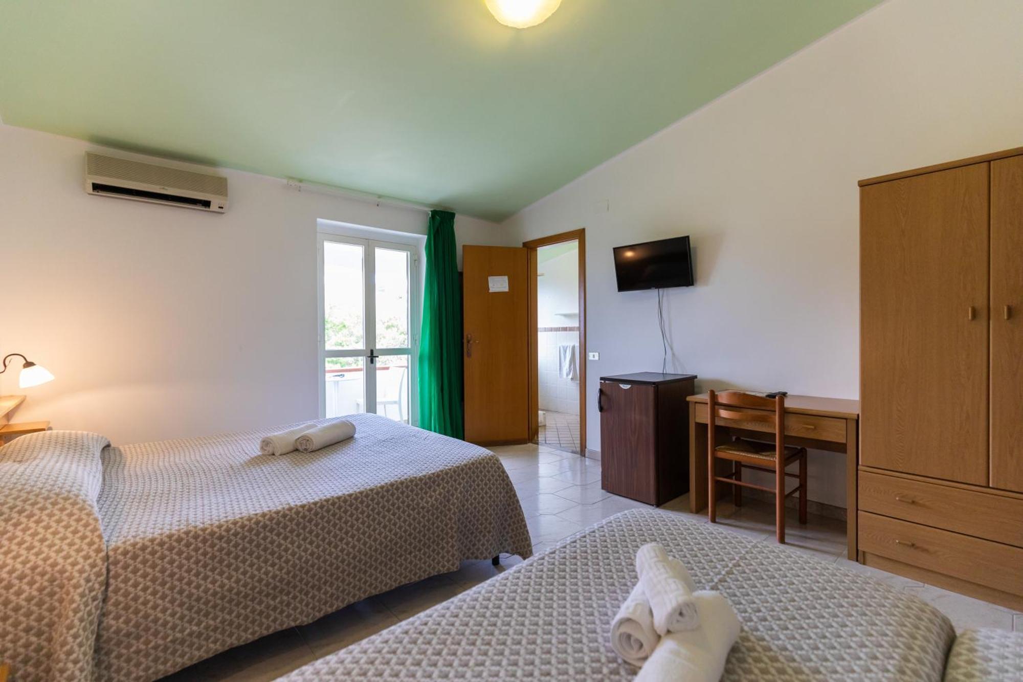 Hotel Marinella Капо Ватикано Екстериор снимка