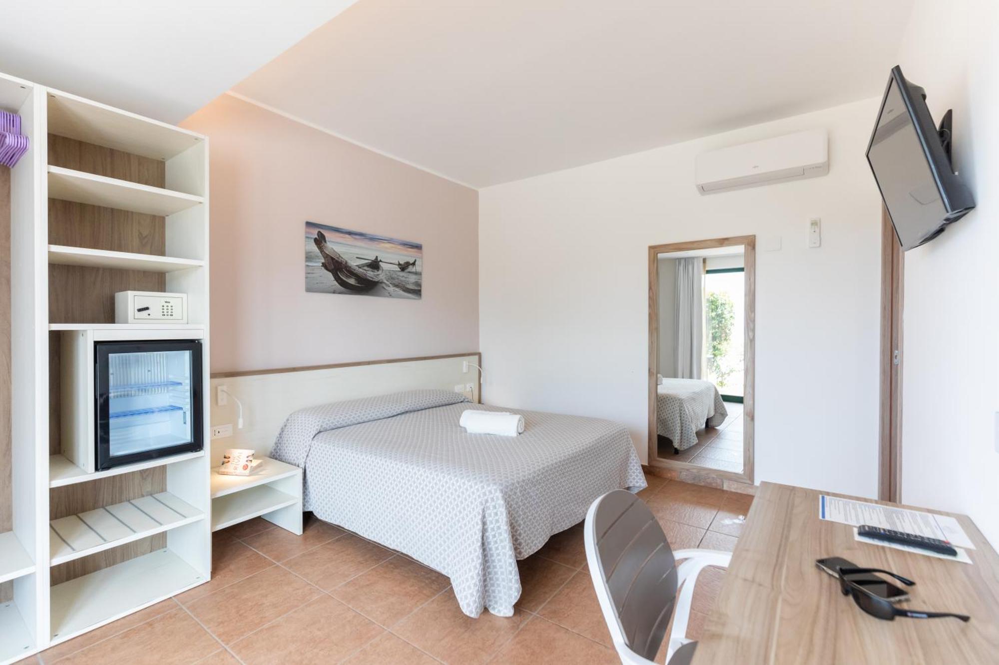 Hotel Marinella Капо Ватикано Екстериор снимка