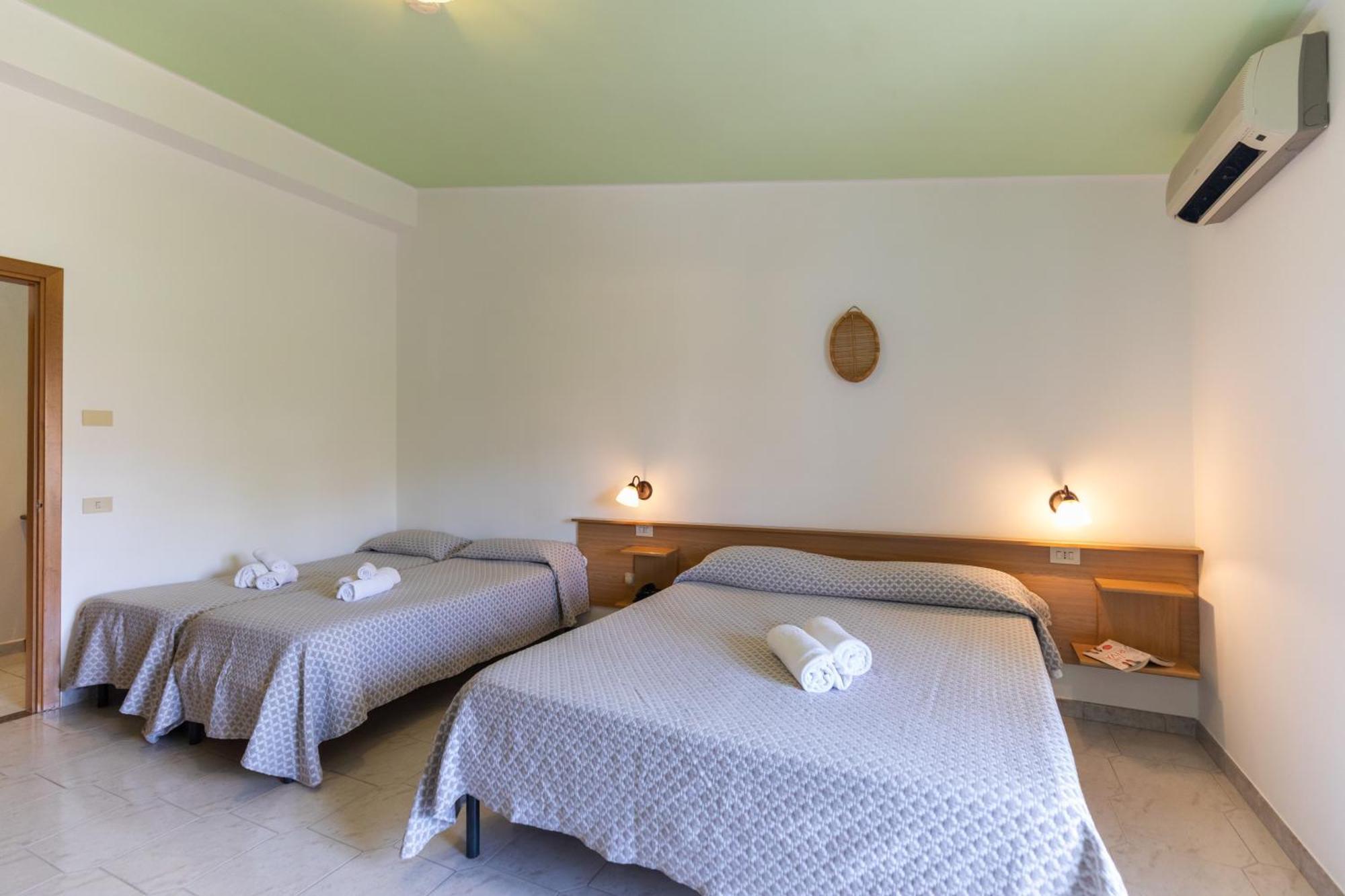Hotel Marinella Капо Ватикано Екстериор снимка