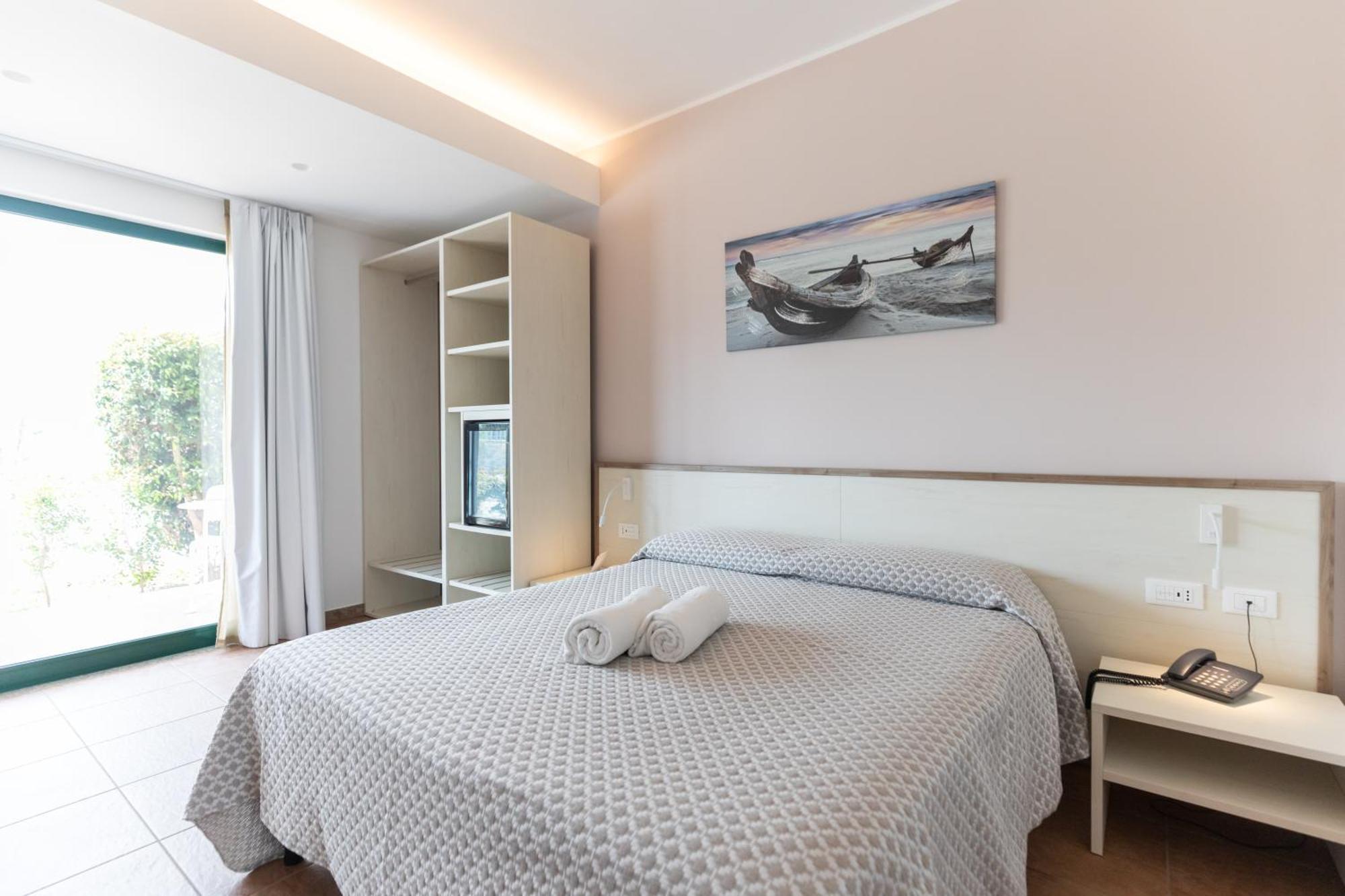 Hotel Marinella Капо Ватикано Екстериор снимка